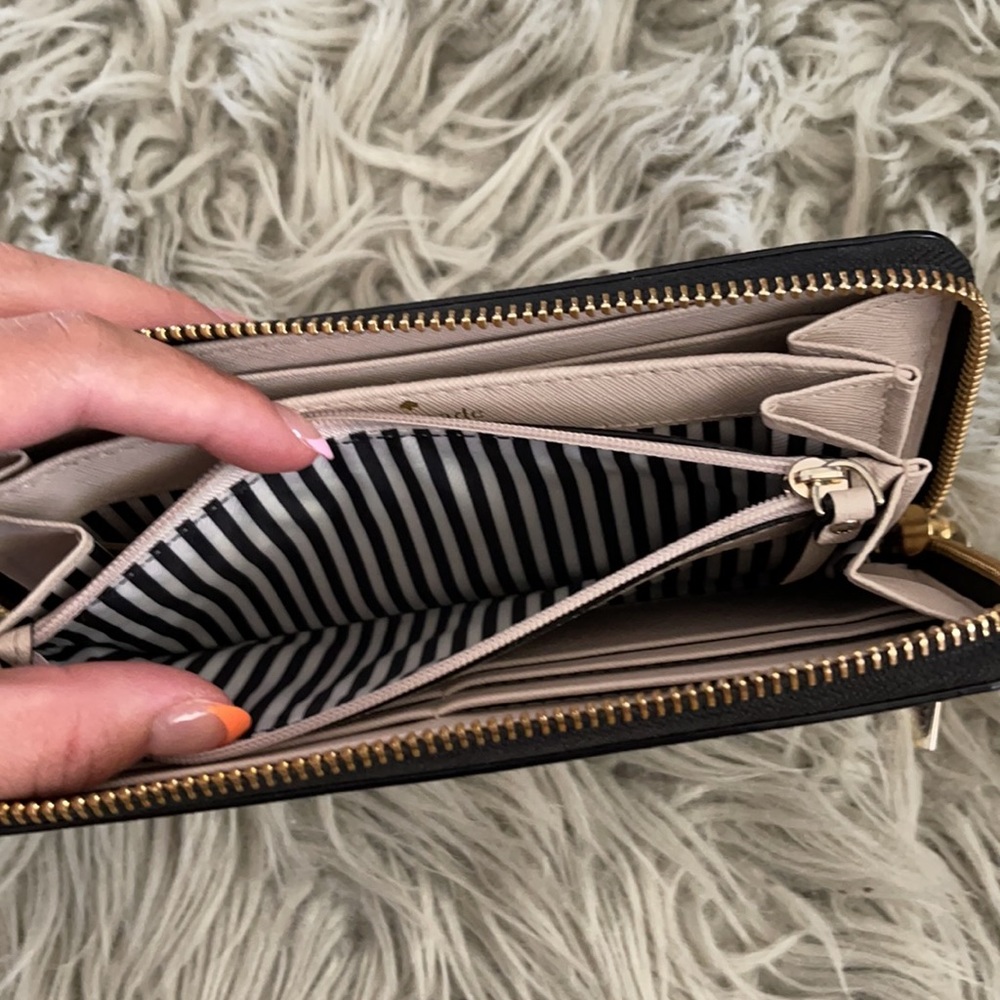Kate Spade Wallet - Picture 7 of 9
